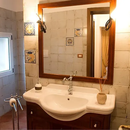 Franca Villa Noci