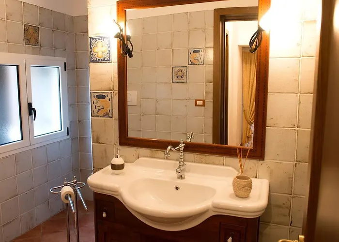 Franca Villa Noci